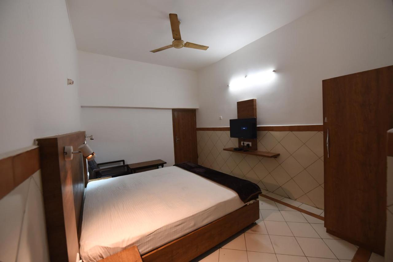 Hotel Mayur 고라크푸르 객실 사진